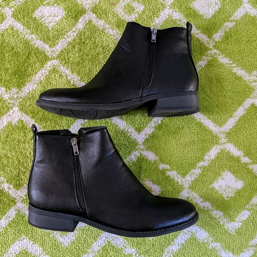 Women's Riverberry Avery boot size 10